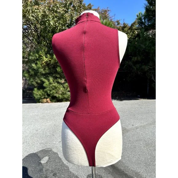 Lulu Womans Small Bodysuit Burgundy Powerhouses V Neck Sleeveless Pull On Modern - Picture 2 of 7